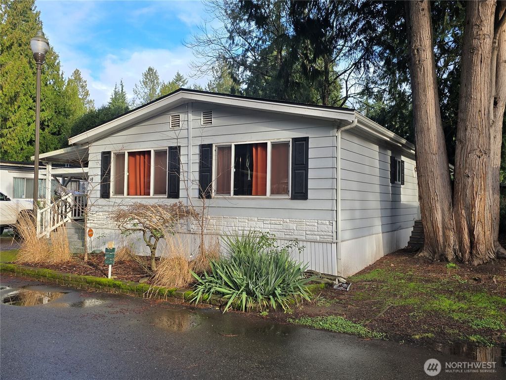 Photo of 900 29th Street SE #D-9, Auburn, WA 98002 (MLS # 2510055)