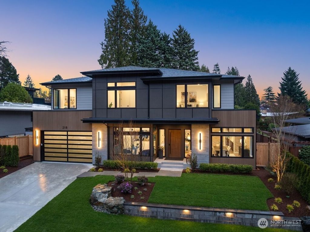 Photo of 218 109th Avenue SE, Bellevue, WA 98004 (MLS # 2490369)