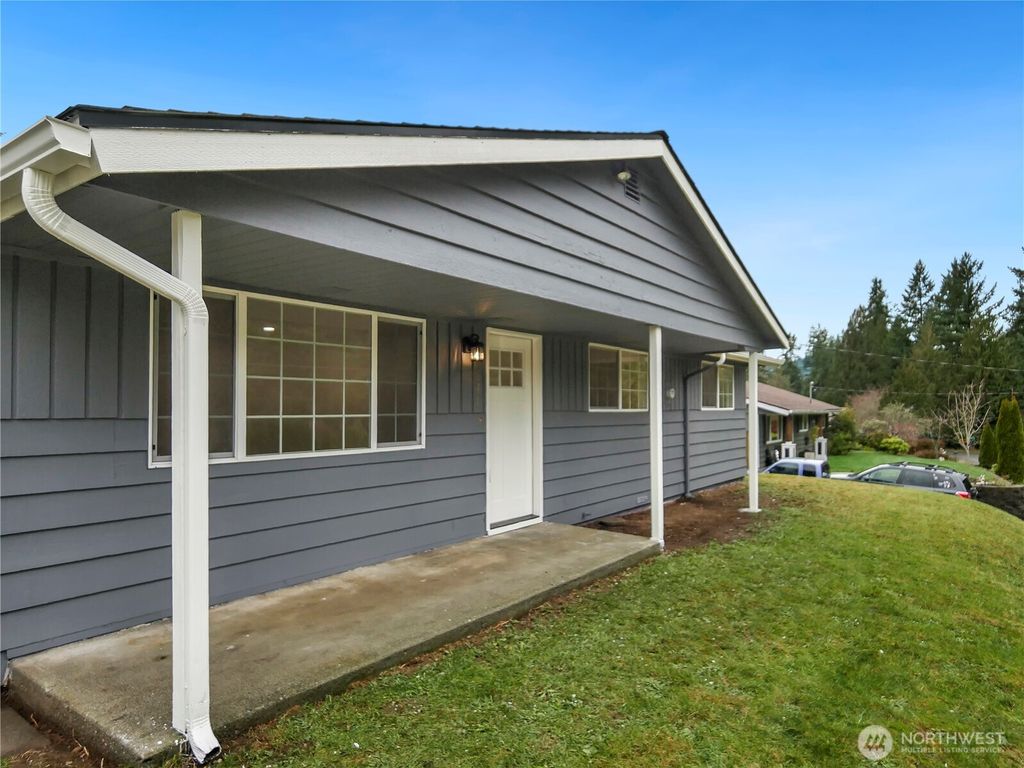 Photo of 13647 197th Avenue SE, Renton, WA 98059 (MLS # 2475457)