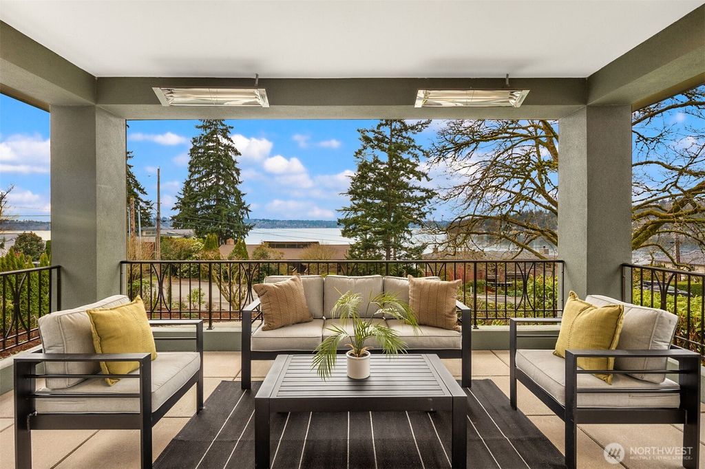 Photo of 1610 10th Street W, Kirkland, WA 98033 (MLS # 2470726)