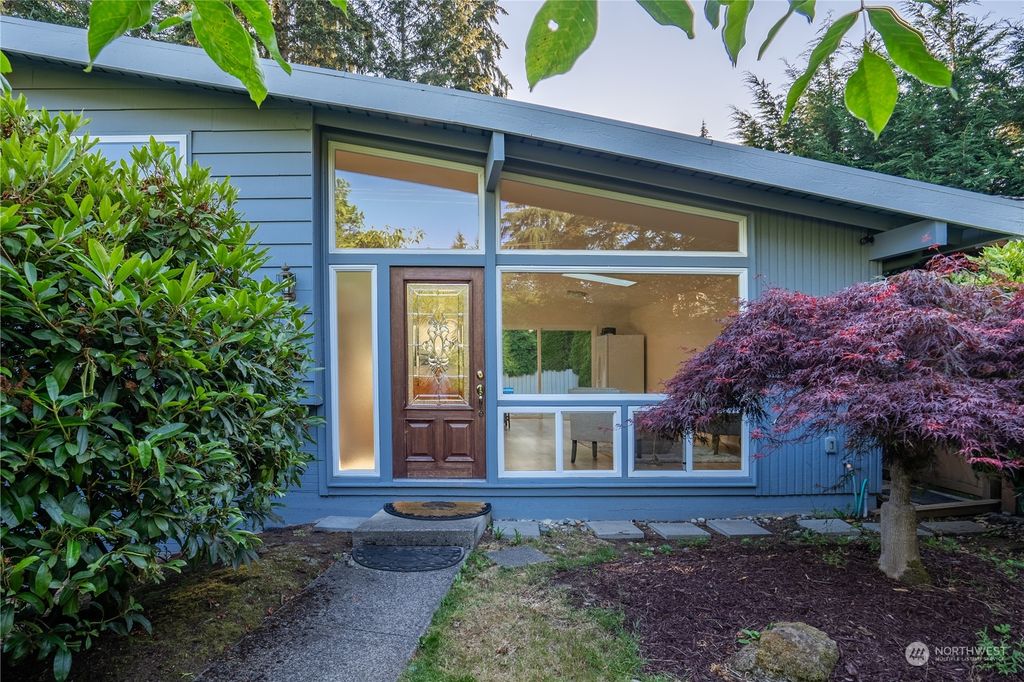 Photo of 647 164th Avenue SE, Bellevue, WA 98008 (MLS # 2276634)