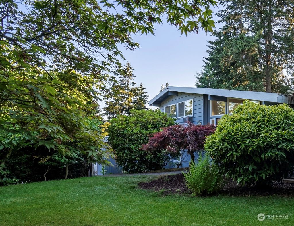 Photo of 647 164th Avenue SE, Bellevue, WA 98008 (MLS # 2276634)