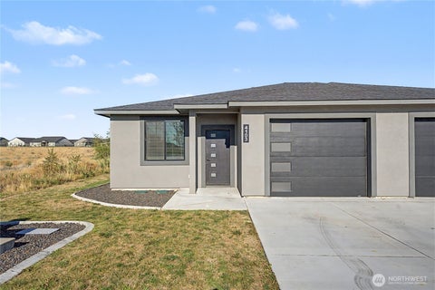 Photo of 4103 NE Quinn Drive, Moses Lake, WA 98837 (MLS # 2561701)