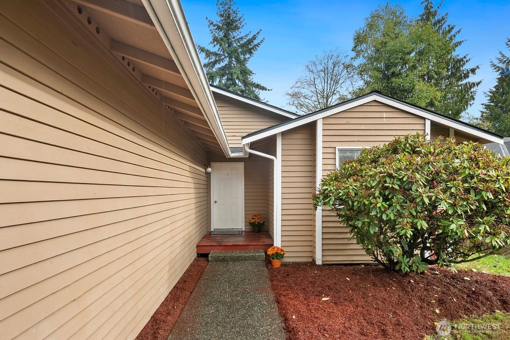 Photo of 10919 10th Drive SE, Everett, WA 98208 (MLS # 2448512)