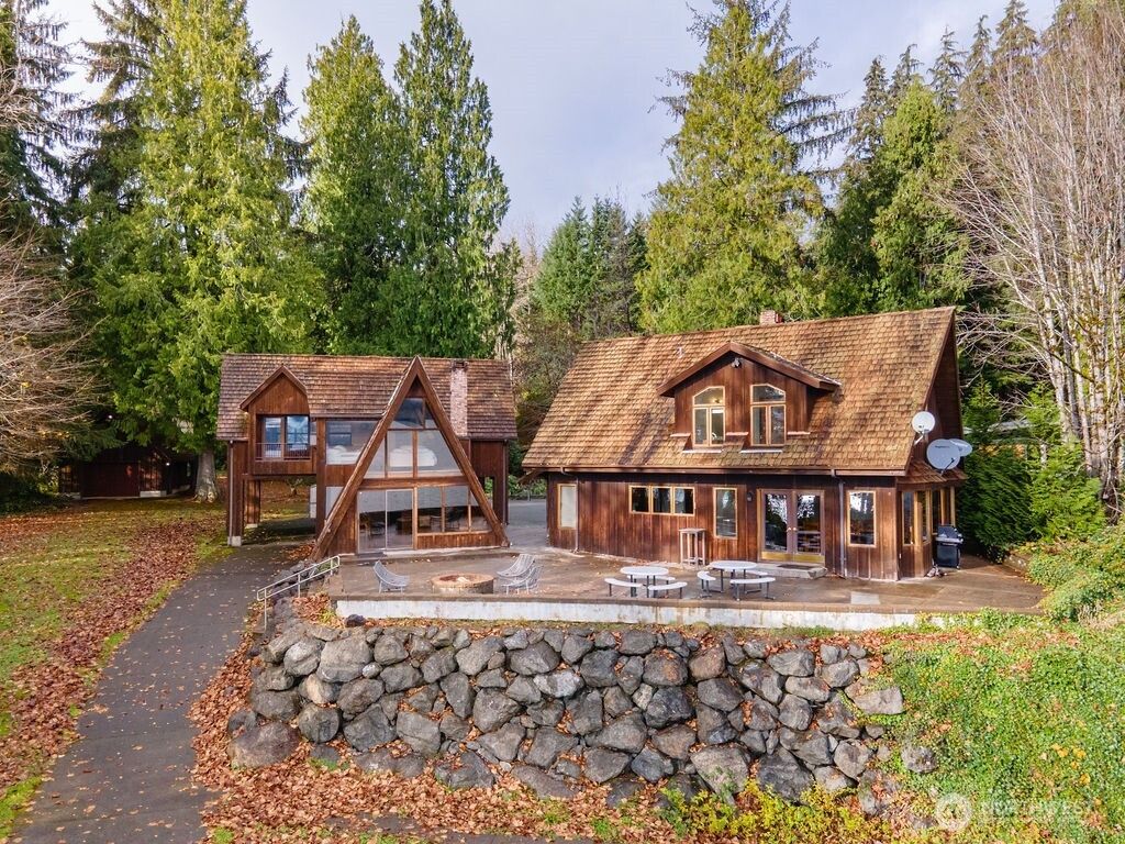 Photo of 52 Lakeview Drive, Amanda Park, WA 98526 (MLS # 2458386)
