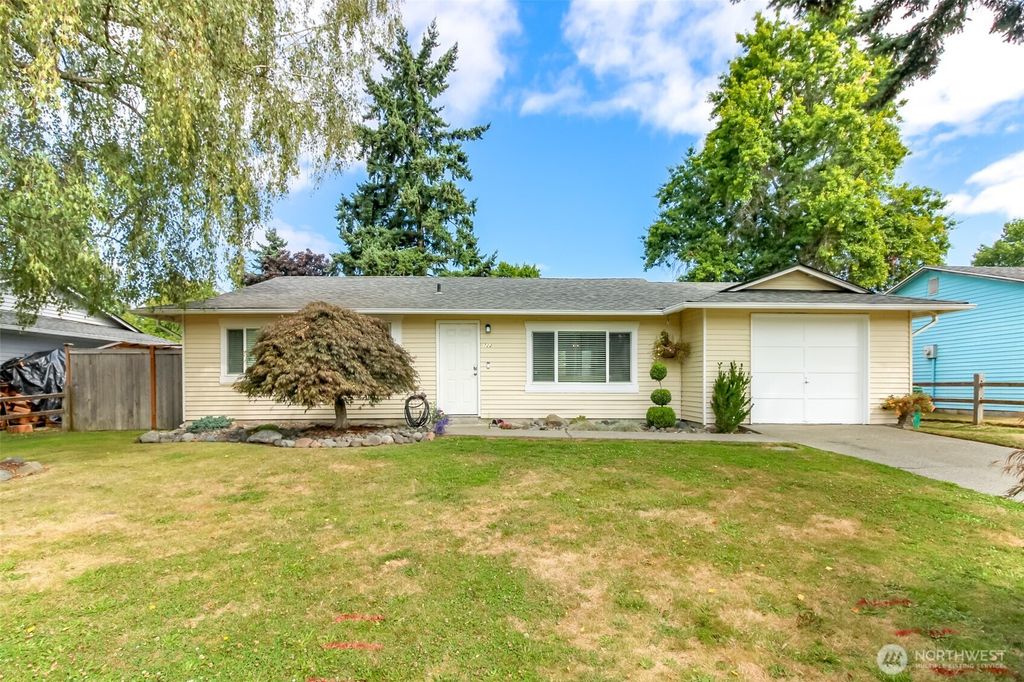 Photo of 722 2nd Avenue NE, Pacific, WA 98047 (MLS # 2422515)