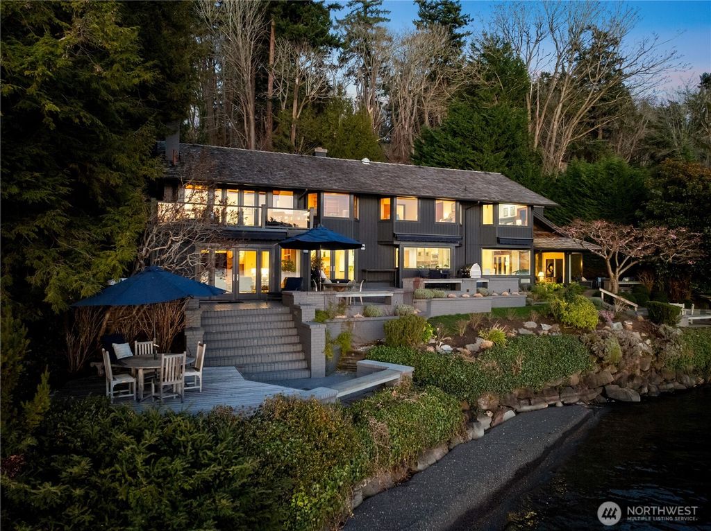 Photo of 18 Holly Lane, Mercer Island, WA 98040 (MLS # 2522070)