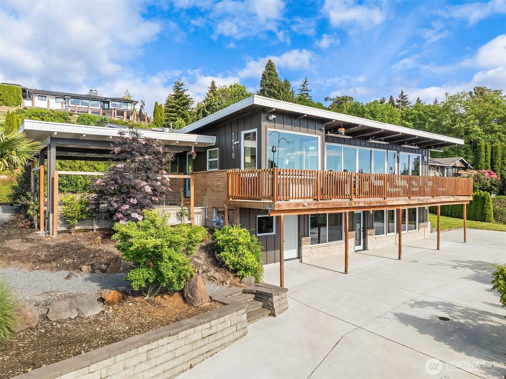 Photo of 1116 Vista Place, Edmonds, WA 98020 (MLS # 2527909)