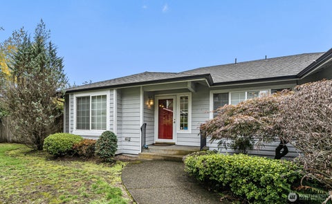 Photo of 517 Galloway Street, Steilacoom, WA 98388 (MLS # 2587974)