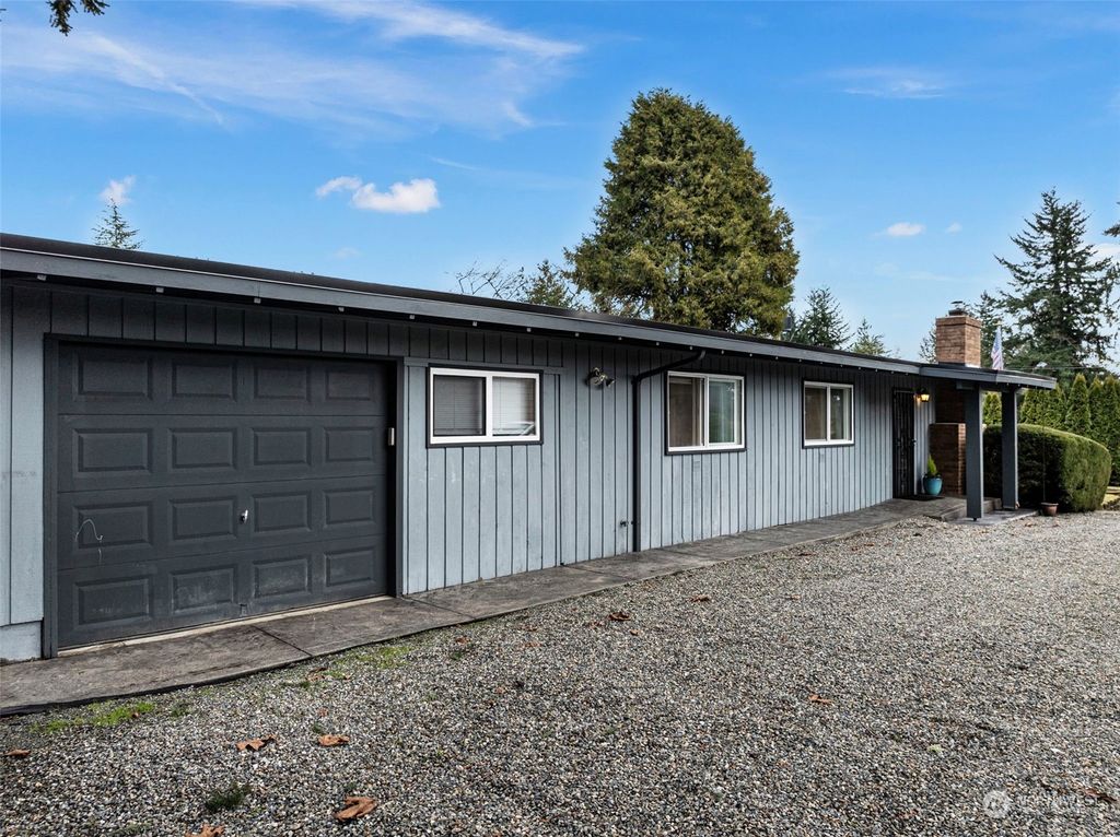 Photo of 1224 S 229th Street, Des Moines, WA 98198 (MLS # 2192872)