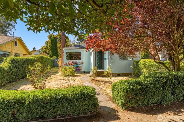 8627 9th Avenue SW, Seattle
