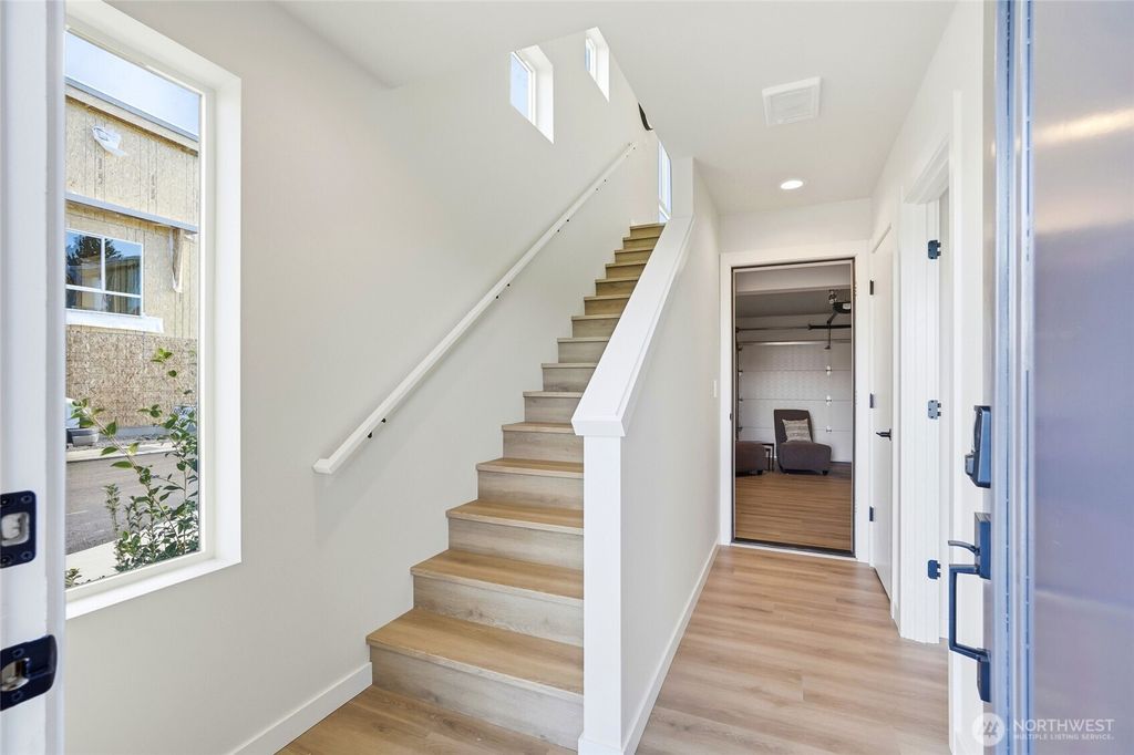 Photo of 222 124th Street SW #E1, Everett, WA 98204 (MLS # 2510586)