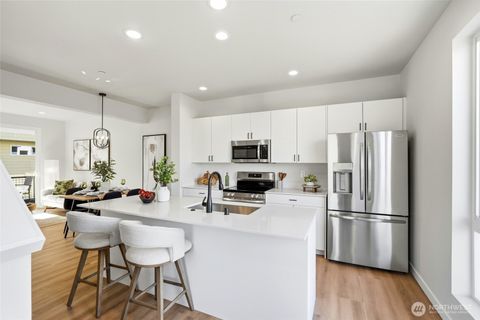 Photo of 222 124th Street SW #E1, Everett, WA 98204 (MLS # 2510586)