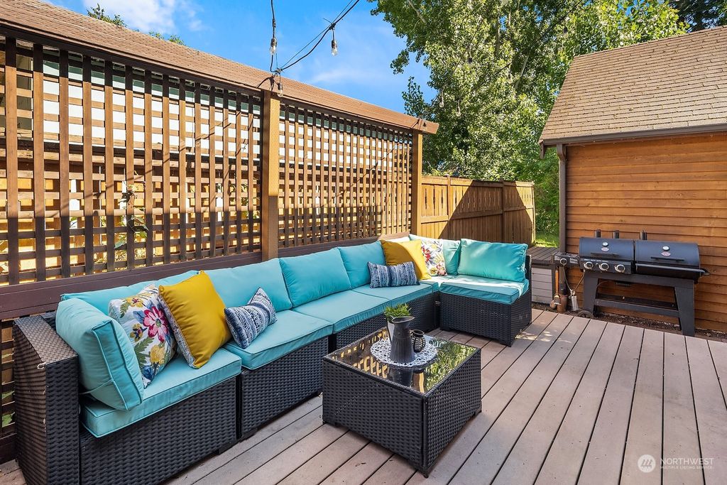 Photo of 911 N 31st Street, Renton, WA 98056 (MLS # 2133817)