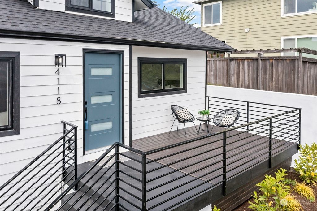 Photo of 4118 SW Southern Street, Seattle, WA 98136 (MLS # 2265755)
