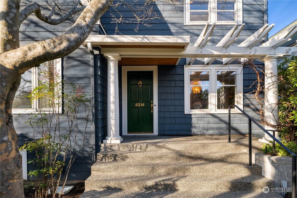 Photo of 4314 NE 41st Street, Seattle, WA 98105 (MLS # 2040303)