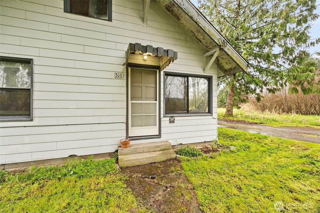 Photo of 516 Clay Street NW, Auburn, WA 98001 (MLS # 2491944)