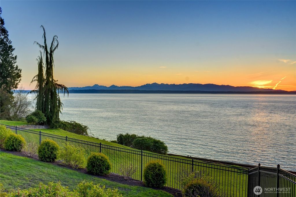 Photo of 16404 75th Place W, Edmonds, WA 98026 (MLS # 2501765)