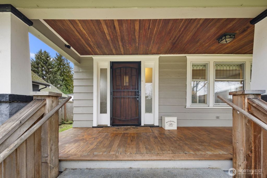 Photo of 5001 N 10th Street, Tacoma, WA 98406 (MLS # 2467966)