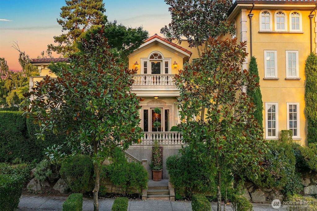 Photo of 623 W Highland Drive, Seattle, WA 98119 (MLS # 2432325)