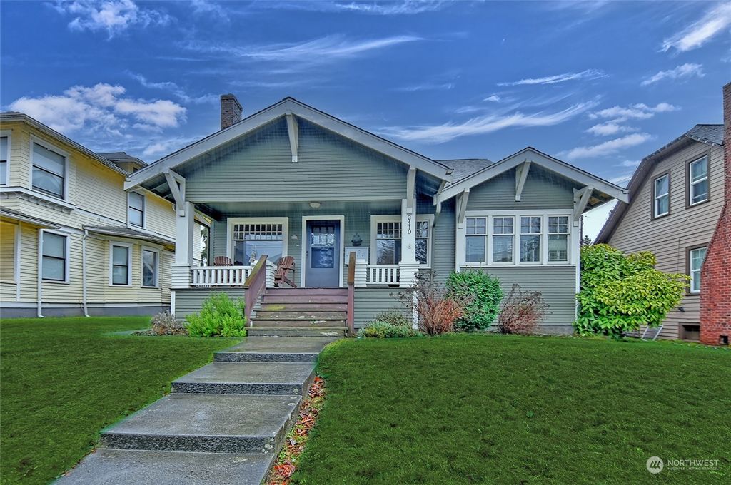 Photo of 2410 Everett Avenue, Everett, WA 98201 (MLS # 2176110)