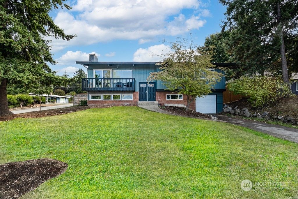 Photo of 23402 25th Avenue S, Des Moines, WA 98198 (MLS # 2167425)