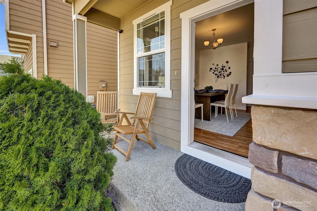 Photo of 912 141st Lane SW, Lynnwood, WA 98087 (MLS # 2412885)