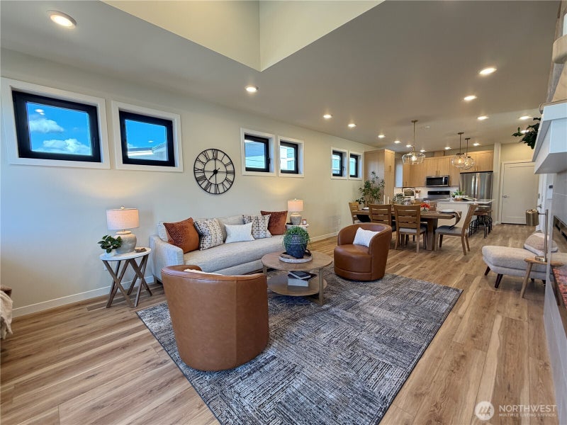 4312 Creston Way