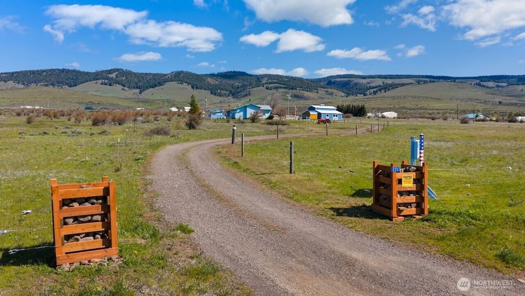 Photo of 221 Upper Green Canyon Road, Ellensburg, WA 98926 (MLS # 2510375)