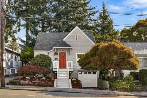 Photo of 5756 B 25th Avenue NE, Seattle, WA 98105 (MLS # 2595013)