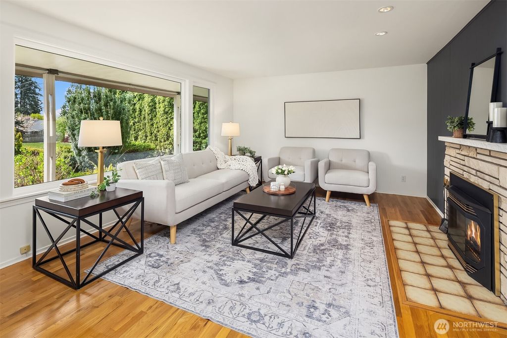 Photo of 16430 NE 99th Street, Redmond, WA 98052 (MLS # 2357623)