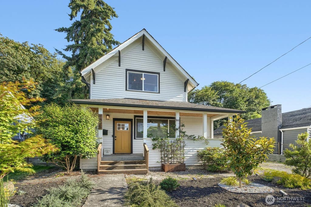 Photo of 1025 S Donovan Street, Seattle, WA 98108 (MLS # 2548322)
