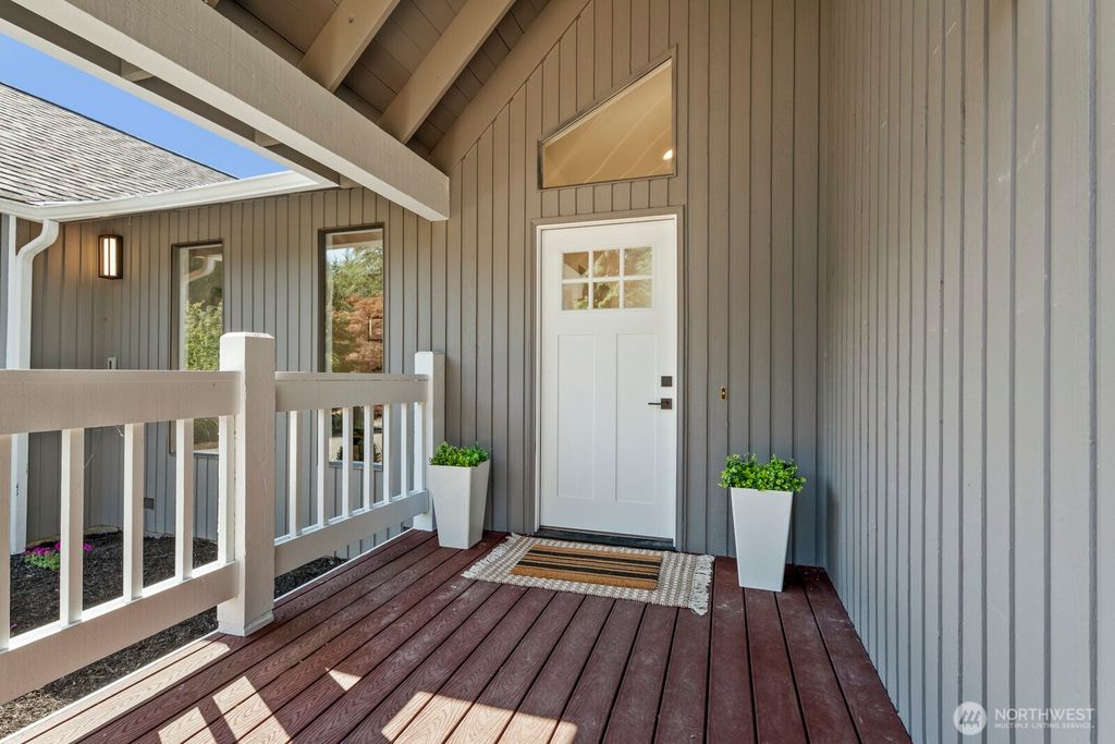Photo of 5925 NE 201st Street, Kenmore, WA 98028 (MLS # 2408092)
