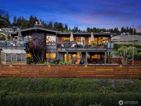 Photo of 31 Pt. Fosdick Dr. NW, Gig Harbor, WA 98335 (MLS # 2509019)