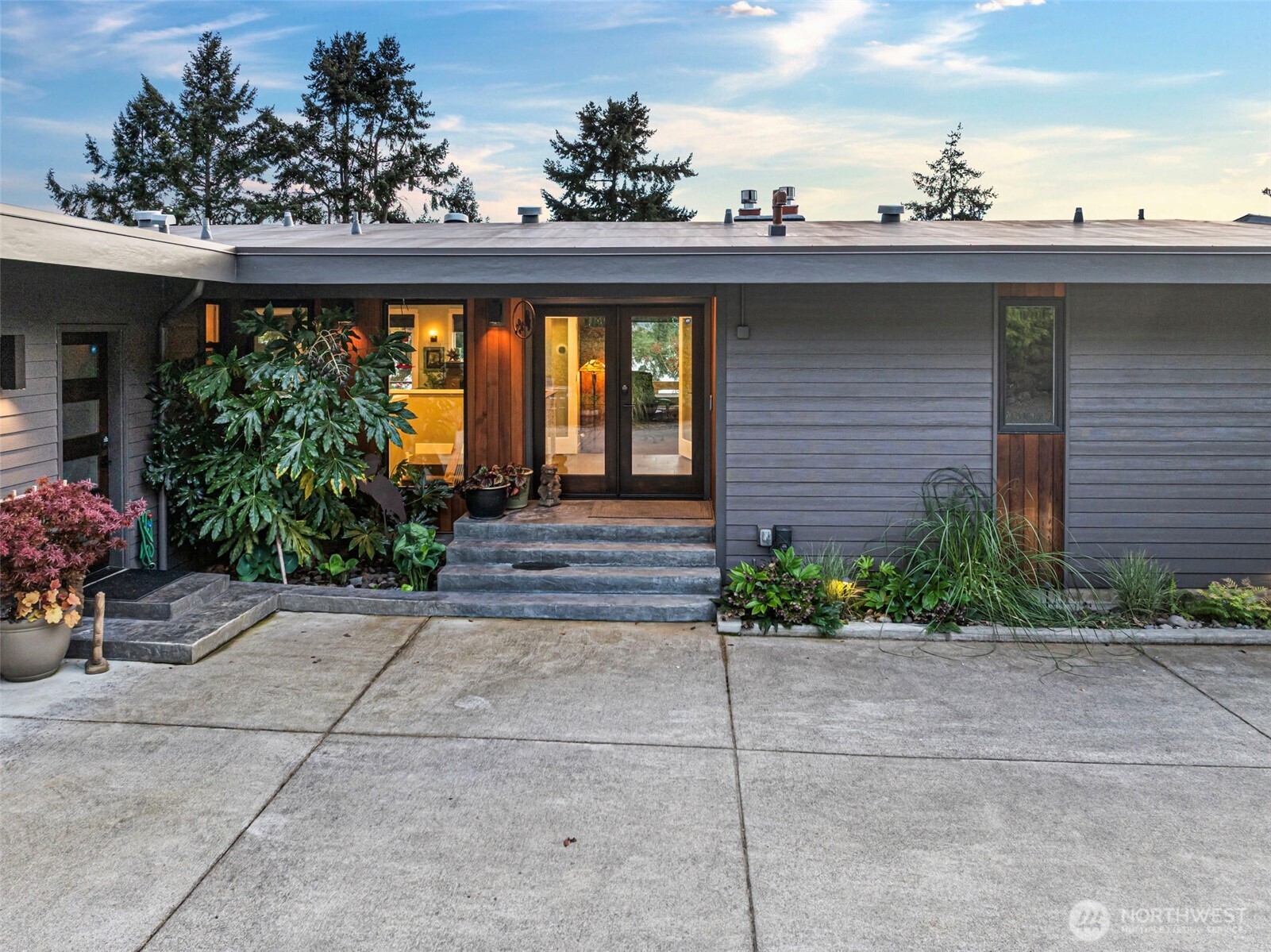 31 Pt. Fosdick Dr. NW