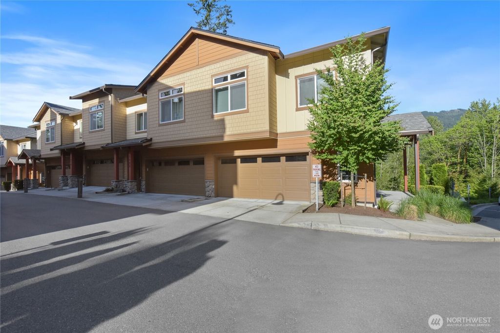 Photo of 1086 Collier Place SW, Issaquah, WA 98027 (MLS # 2371978)