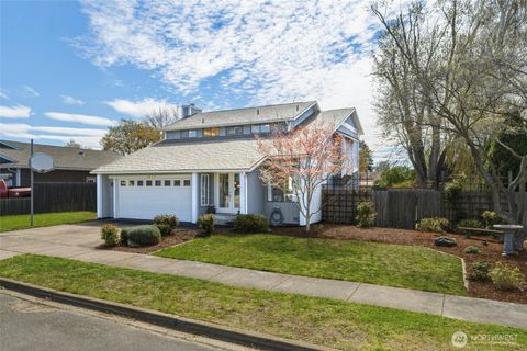 Photo of 1870 Whitman Street, Walla Walla, WA 99362 (MLS # 2503386)