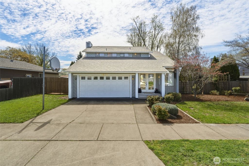 Photo of 1870 Whitman Street, Walla Walla, WA 99362 (MLS # 2503386)