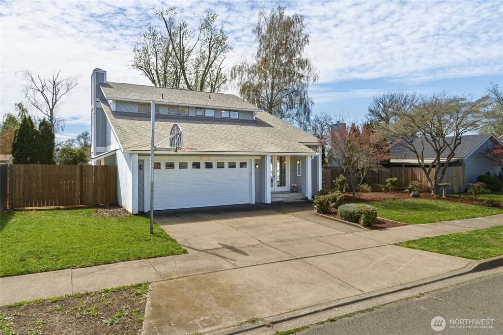 Photo of 1870 Whitman Street, Walla Walla, WA 99362 (MLS # 2503386)