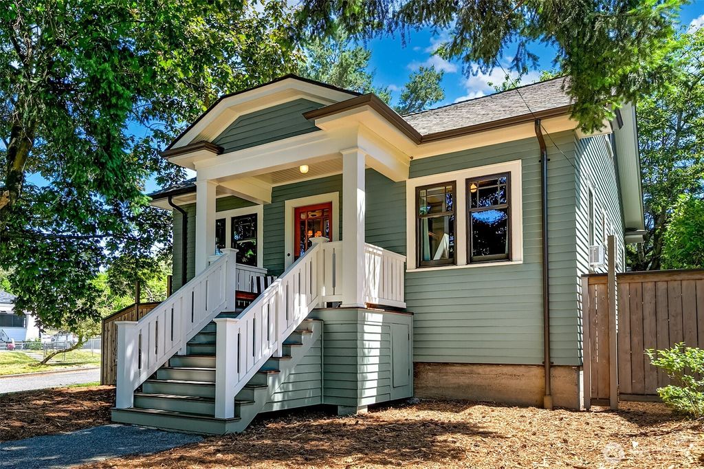 Photo of 360 27th Avenue, Seattle, WA 98122 (MLS # 2541870)