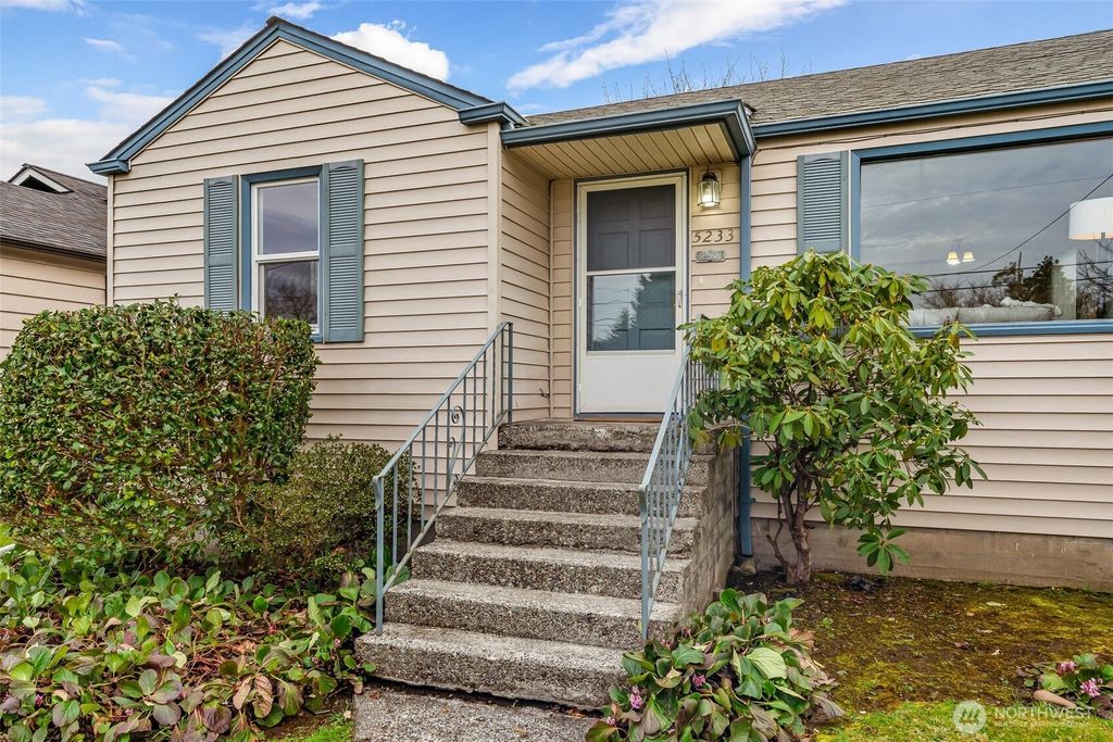 Photo of 5233 S Dawson Street, Seattle, WA 98118 (MLS # 2338763)