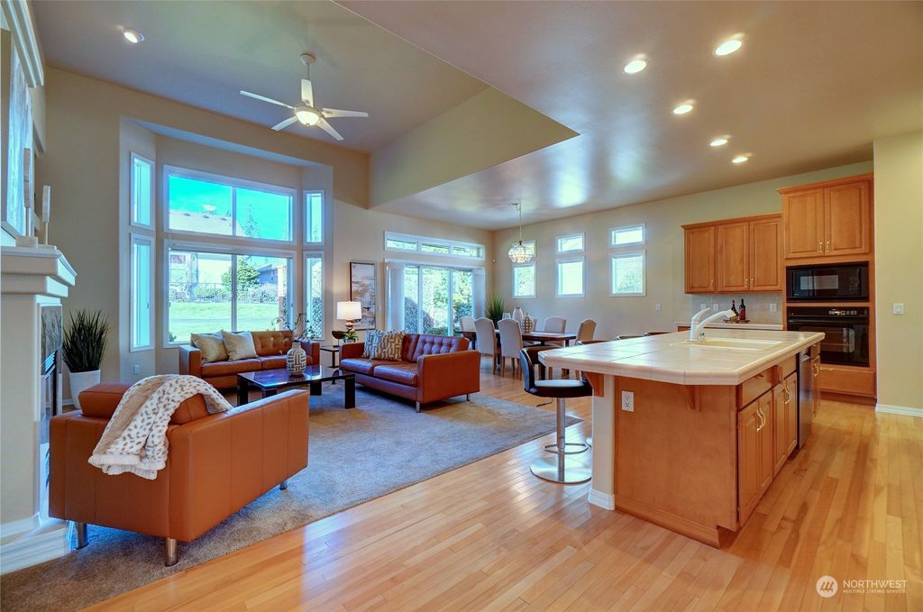 Photo of 23547 NE 122nd Court, Redmond, WA 98053 (MLS # 2209268)