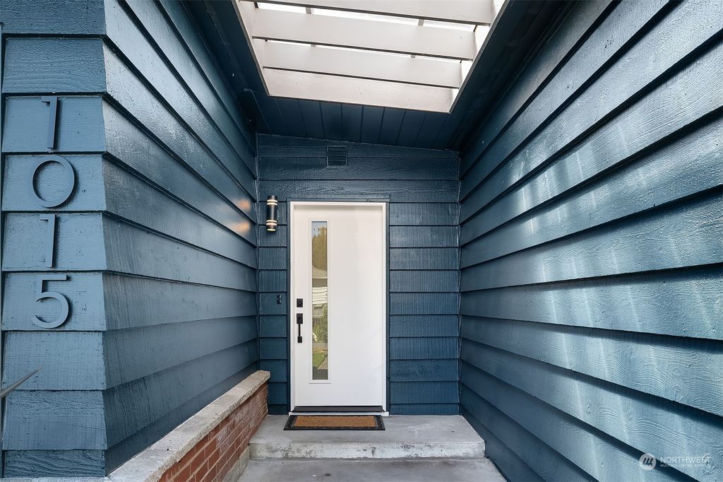 Photo of 1015 166th Avenue SE, Bellevue, WA 98008 (MLS # 2146149)