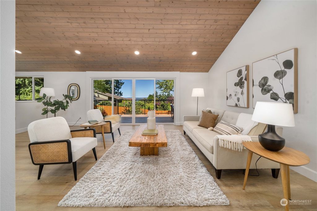 Photo of 1040 S 295th Place, Federal Way, WA 98003 (MLS # 2161004)