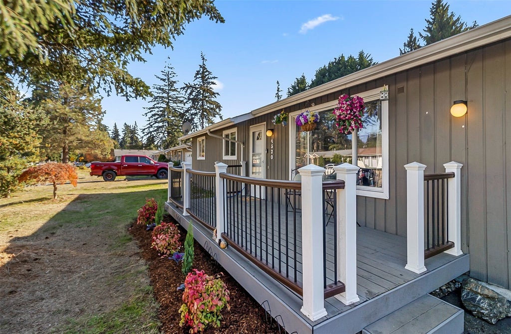 Photo of 4520 121st Place NE, Marysville, WA 98270 (MLS # 2596677)