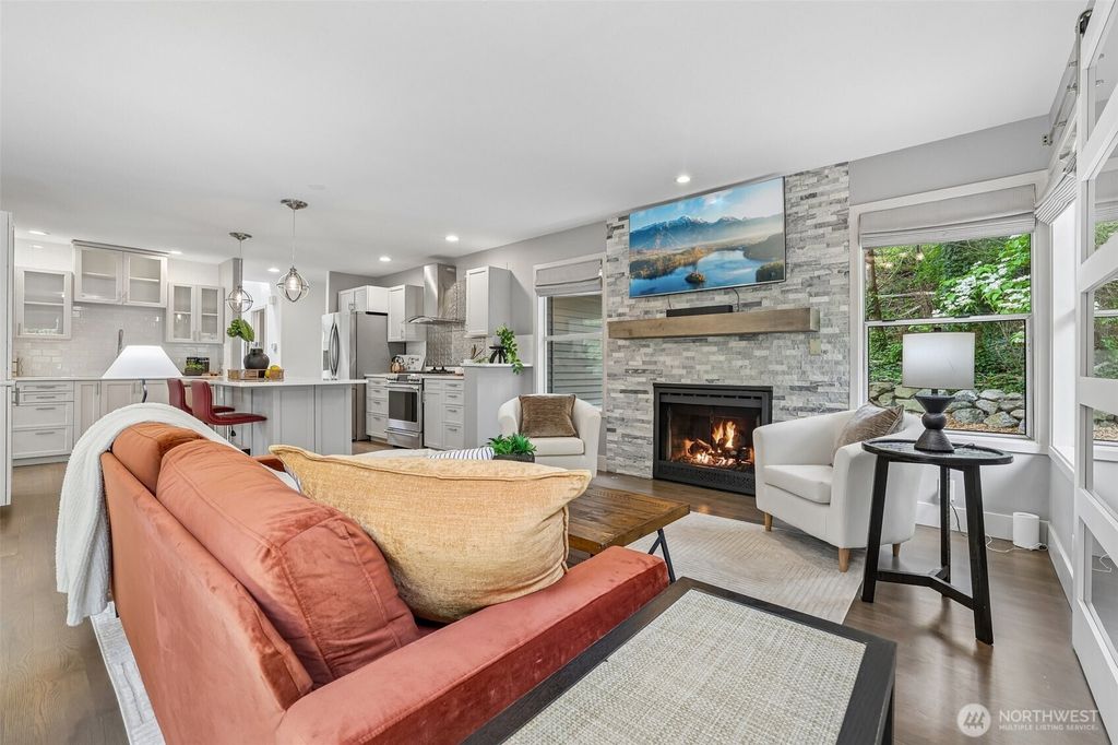 Photo of 15004 61st Place NE, Kenmore, WA 98028 (MLS # 2510559)