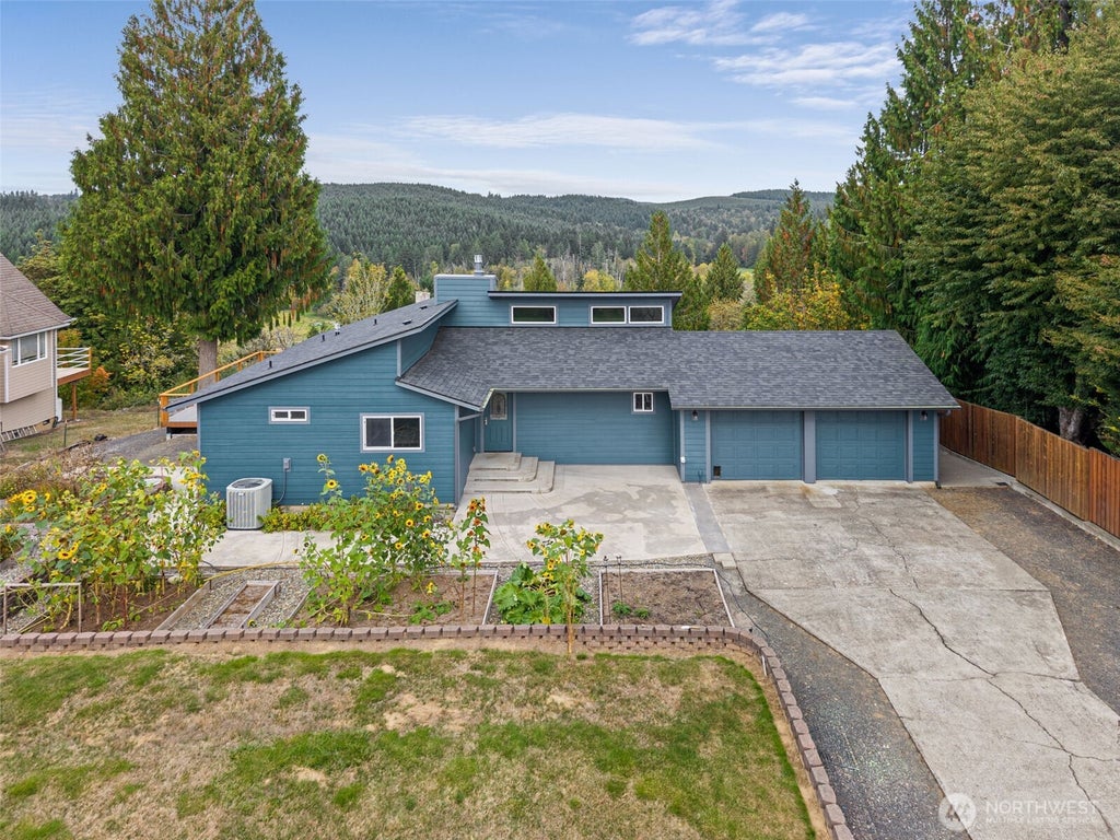 Photo of 1715 Ham Hill Road, Centralia, WA 98531 (MLS # 2587186)