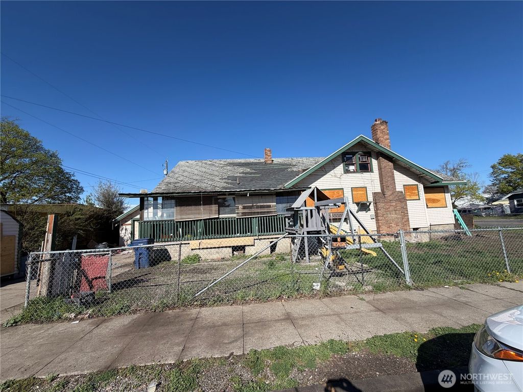 Photo of 2822 E WELLESLEY Avenue, Spokane, WA 99217 (MLS # 2514290)