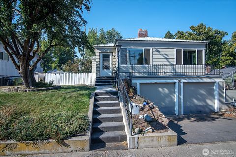 Photo of 203 N Walnut Street, Ellensburg, WA 98926 (MLS # 2443781)