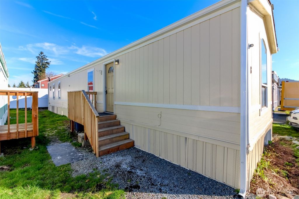 Photo of 210 37th St St SE #8, Auburn, WA 98002 (MLS # 2338202)